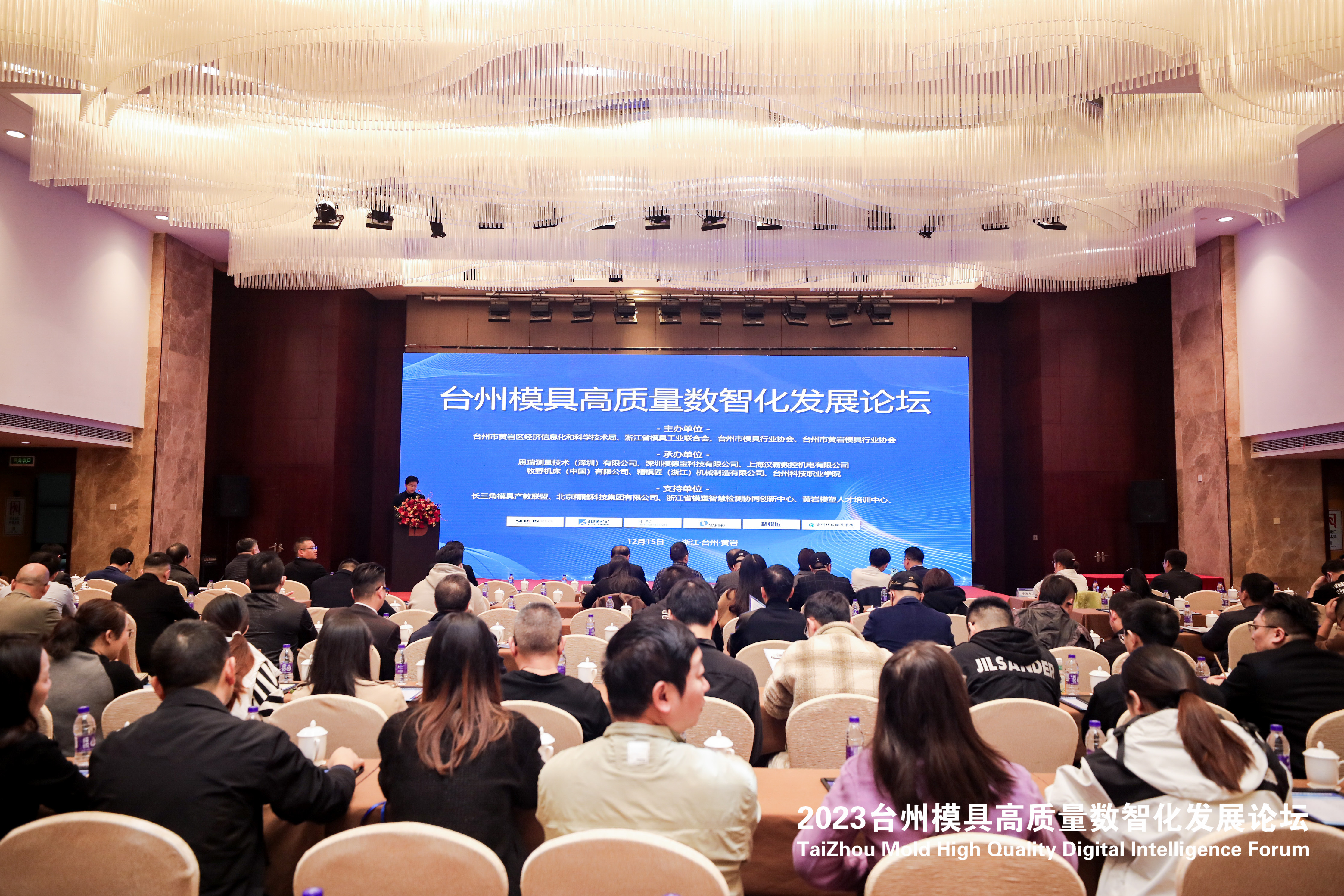 opq672440684.jpg opq672440684.jpg